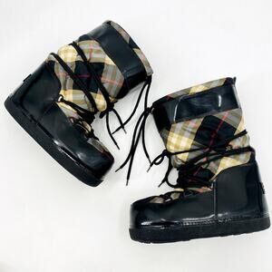 Burberry Vintage Plaid Moon Boots 7/9